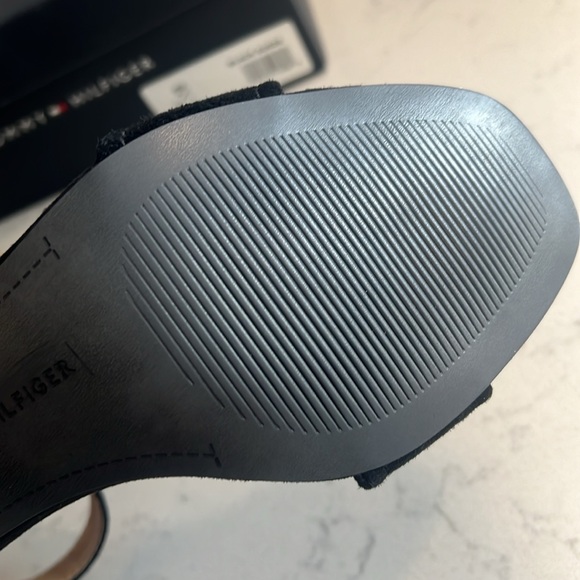 Tommy Hilfiger Black Heels 8.5 NIB - Picture 8 of 9